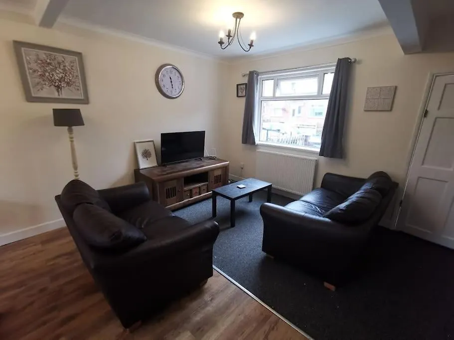 House Near City Airport, Titanic Qtr & Sse Arena Belfast